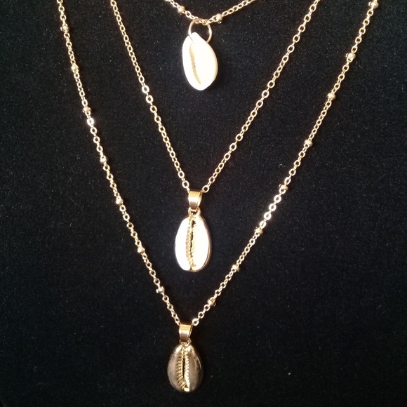 3 Strand pooka shell necklace - Picture 2 of 2